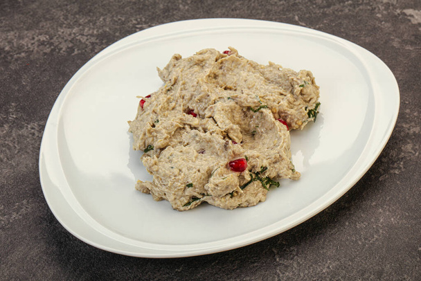 Cucina dietetica Vagan - melanzana mutabal con semi di granito - Foto, immagini