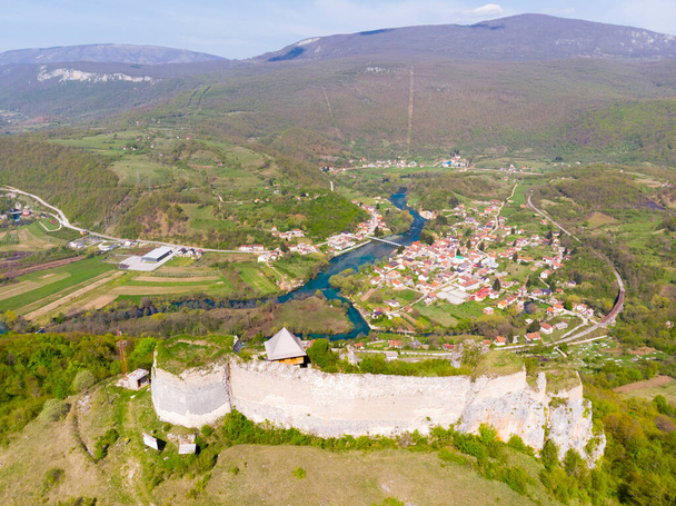 Castillo en la ciudad de Hrvatska Kostajnica
. - Foto, Imagen
