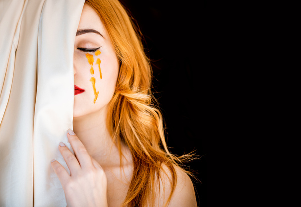 Золотые слезы, рыжая шикарная женщина, роскошный стиль искусства
 - Фото, изображение