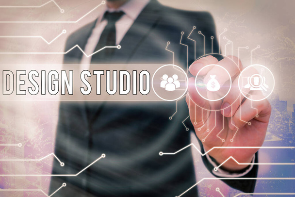 Kézírás szöveg Design Studio. Koncepció jelentése munkakörnyezet kifejezetten a tervezők és kézművesek. - Fotó, kép
