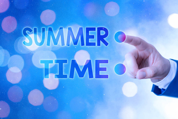 Writing note showing Summer Time. Business photo showcasing the hottest season of the year characterized by short nights. - Foto, Imagem