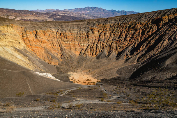 Ubehebe Crater, Death Valley National Park, California - 写真・画像