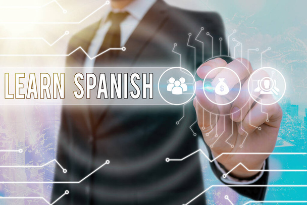 El yazısı metni İspanyolca öğren. İspanya 'nın ana dilini konuşmayı ve yazmayı öğretmeyi amaçlayan kavram. - Fotoğraf, Görsel