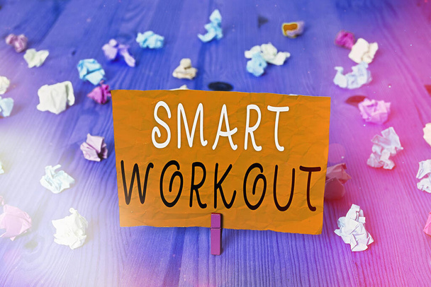 Escritura manual conceptual que muestra Smart Workout. Foto de negocios que muestra el ejercicio correctamente diseñado para maximizar el crecimiento muscular
. - Foto, imagen