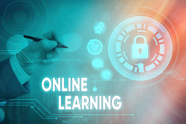 Textverarbeitung Online Learning. Geschäftskonzept für einen Kurs, der über das Internet abgerufen werden kann. - Foto, Bild