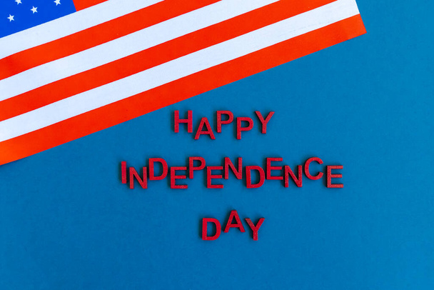 Американский флаг на День Независимости
  - Фото, изображение