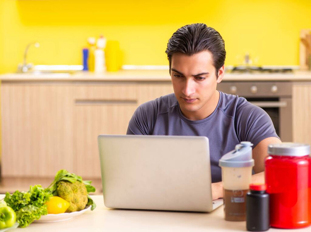 Young man in healthy eating concept - Foto, afbeelding