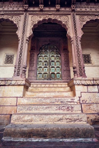 Porte cintrée dans le fort de Mehrangarh. Jodhpur, Rajasthan, Inde - Photo, image