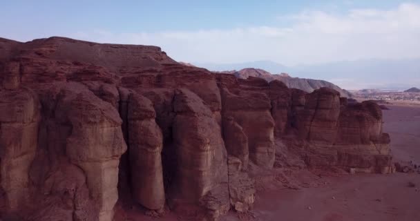 Filmagem aérea 4K no Parque Nacional Timna perto de Eilat, Israel
 - Filmagem, Vídeo