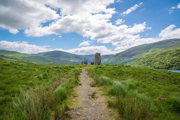 Круг камней Урага в парке Гленинчакин, графство Керри, Ирландия
 - Фото, изображение