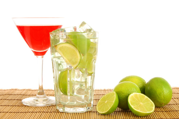 Vihreä ja punainen cocktail
 - Valokuva, kuva
