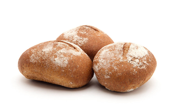 rollos de panes integrales aislados sobre fondo blanco - Foto, imagen