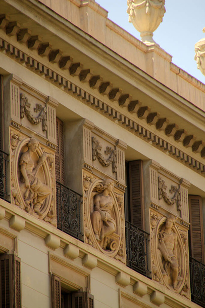 Patrimonio Archotectónico de Barcelona
 - Foto, Imagen