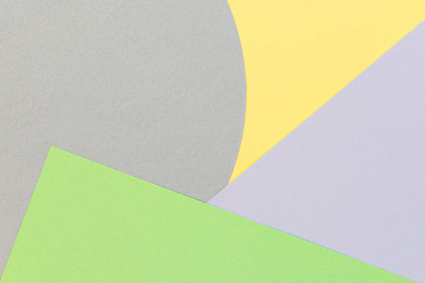 Abstrakte farbige Papiertextur Hintergrund. Minimale geometrische Formen und Linien in pastellgrün, hellblau, gelb - Foto, Bild