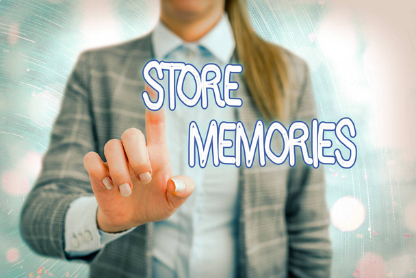 Store Memories 'in el yazısı. Daha önce elde edilmiş veri giriş ve depolama süreci anlamına gelen kavram. - Fotoğraf, Görsel
