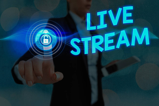 A Live Streamet bemutató jegyzet. Üzleti fotó bemutatása, hogy sugározzon egy videó vagy audio anyagot az internet használatával. - Fotó, kép