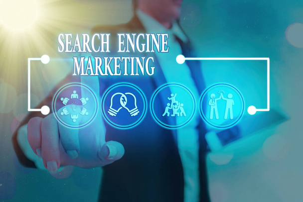 検索エンジンマーケティングを示す概念的な手書き文字。ビジネス写真テキストオンラインデジタル最適化とウェブサイトのランキング. - 写真・画像