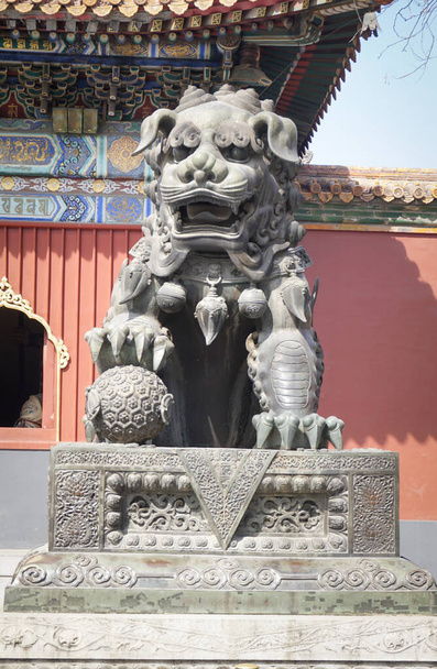 Estátua de Bronze do Leão, Pequim, China - Yong he gong, Lama Temple
 - Foto, Imagem