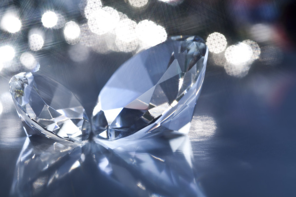 Diamante - una pietra dura
 - Foto, immagini
