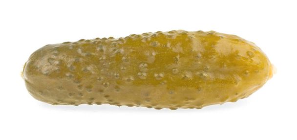 Cetriolo marinato marinato isolato su sfondo bianco - Foto, immagini