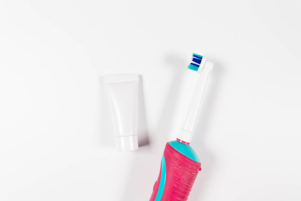 Productos dentales para cepillarse los dientes, cuidar los dientes sanos e higiene bucal
 - Foto, imagen