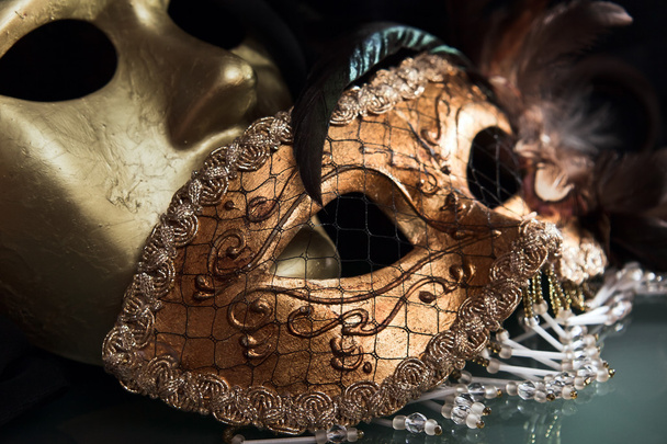 Máscaras venezianas de ouro velho
 - Foto, Imagem