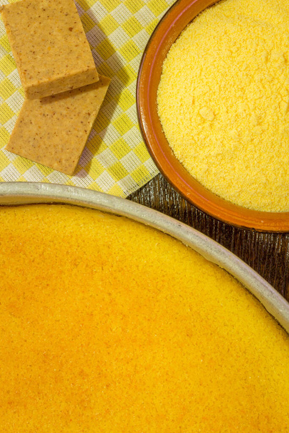 Masada mısır keki ve tipik Brezilya Junina yemeği. - Fotoğraf, Görsel