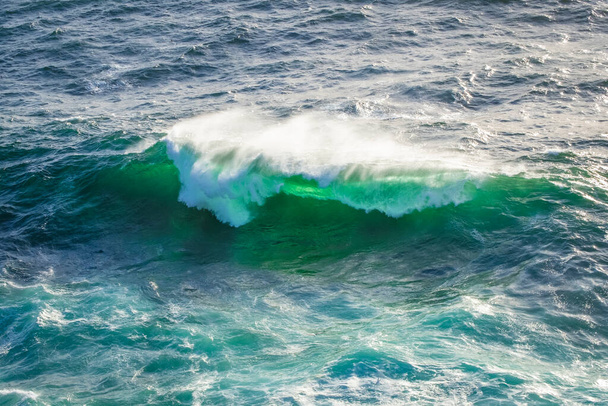 Velké vlny na pobřeží - Fotografie, Obrázek