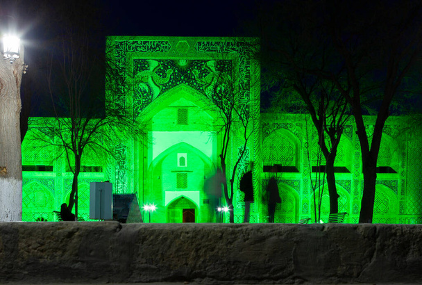 Średniowieczna madrasa w Bucharze, Uzbekistan - Zdjęcie, obraz
