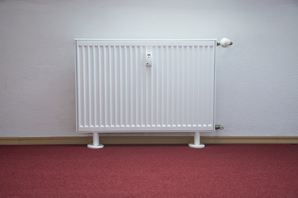 verwarmingselement en radiator - Foto, afbeelding