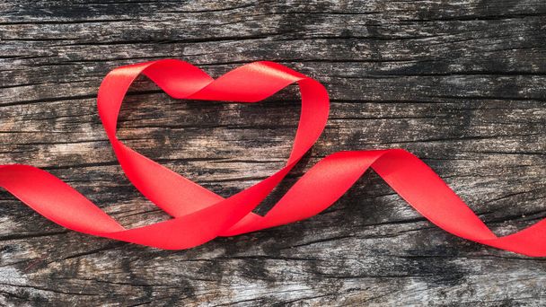 piros szalag a szív egészségéért 2022