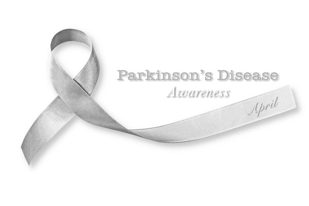 Wstążka w kolorze srebrnym (izolowana na białym tle ścieżki wycinania) dla świadomości choroby Parkinsona i choroby nowotworowej mózgu - Zdjęcie, obraz