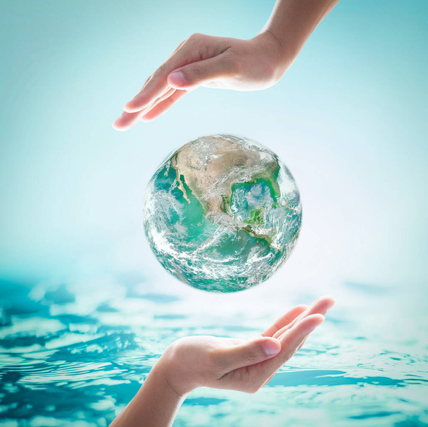 Экономия воды и защита окружающей среды в мире. Элемент этого изображения предоставлен НАСА - Фото, изображение