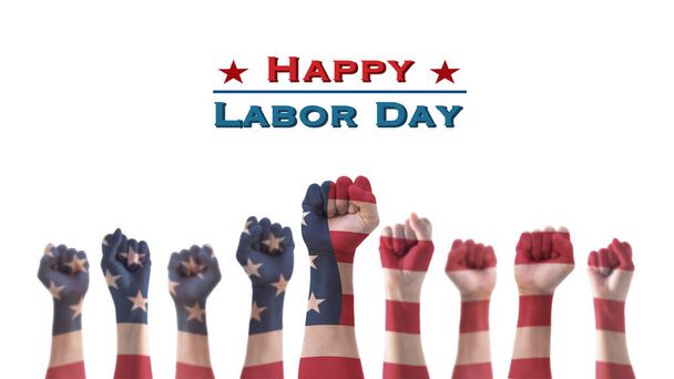 Έννοια εορτασμού της ημέρας εργασίας με την εθνική σημαία των ΗΠΑ για τον αμερικανικό λαό σφιγμένη γροθιά χέρι για τις Ηνωμένες Πολιτείες της Αμερικής ευτυχισμένη εθνική εορτή - Φωτογραφία, εικόνα