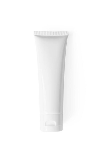 Idratante mano crema mockup tubo di plastica bianco isolato su sfondo bianco, vista dall'alto. Routine della cura della pelle, sopra. Imballaggio di prodotti cosmetici per il corpo e la salute vuoti
 - Foto, immagini