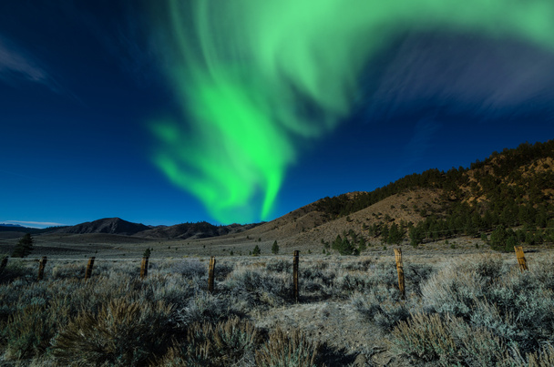 Vihreät revontulet aurora borealis
 - Valokuva, kuva