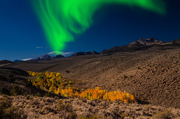 Yeşil Kuzey ışıkları aurora borealis - Fotoğraf, Görsel