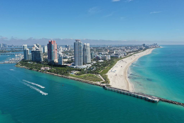 Letecký pohled na South Pointe Park a South Beach v Miami Beach na Floridě. - Fotografie, Obrázek