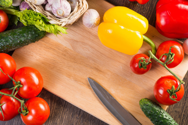 vegetables on the kitchen board - Foto, Imagen