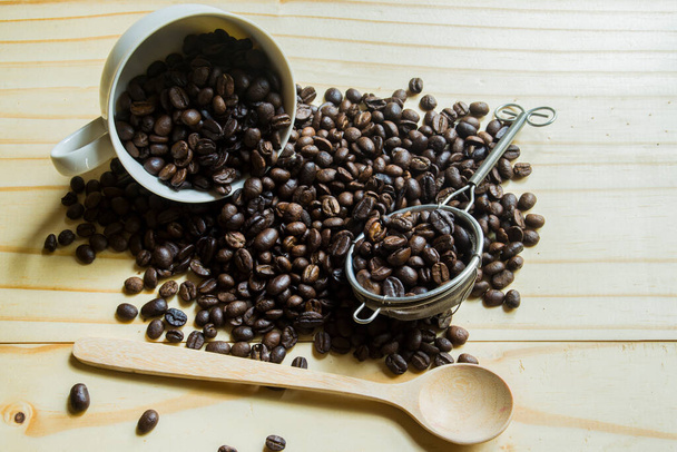 Stillleben der gerösteten Kaffeebohnen - Foto, Bild