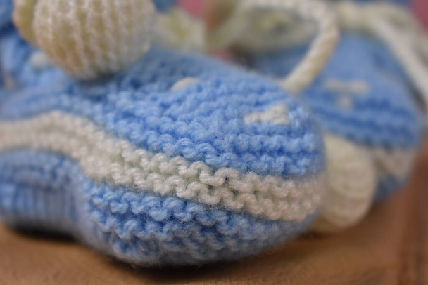 chaussures tricotées faites à la main pour enfants
 - Photo, image