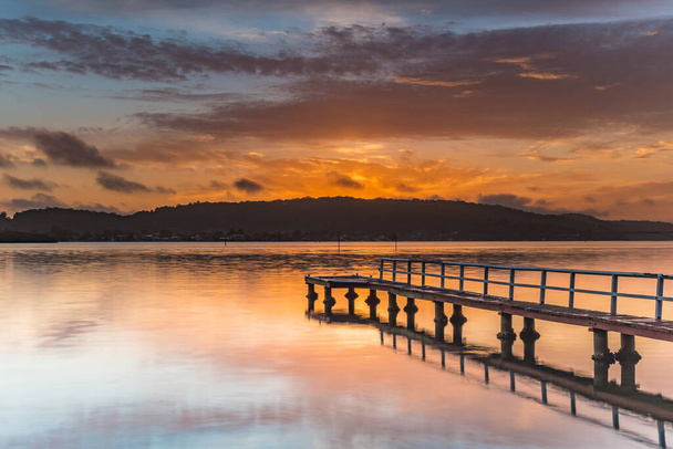 Capturing the sunrise from Woy Woy Waterfront on the Central Coast, NSW, Australia. - 写真・画像