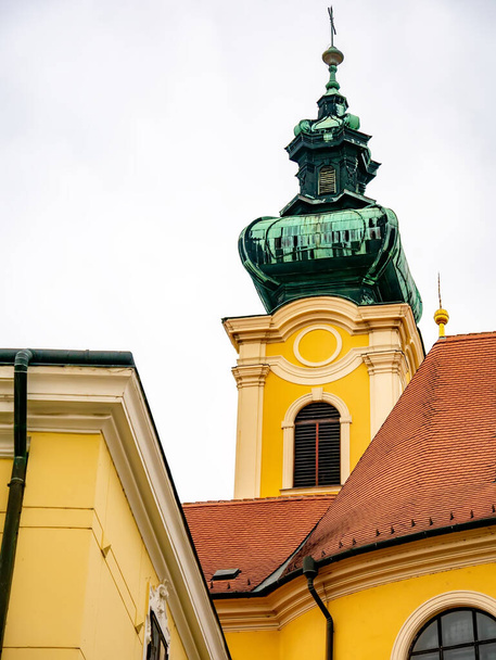 Történelmi katolikus templom Győrben. - Fotó, kép
