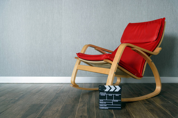 red chair and clapperboard with space for text - Fotografie, Obrázek