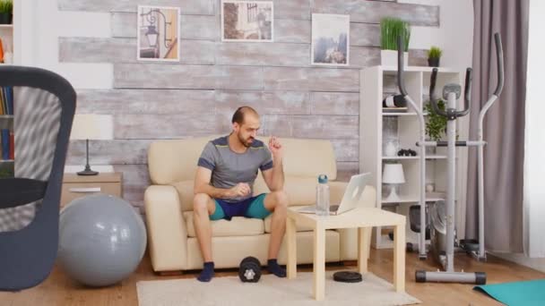 Online workout with personal trainer - Záběry, video
