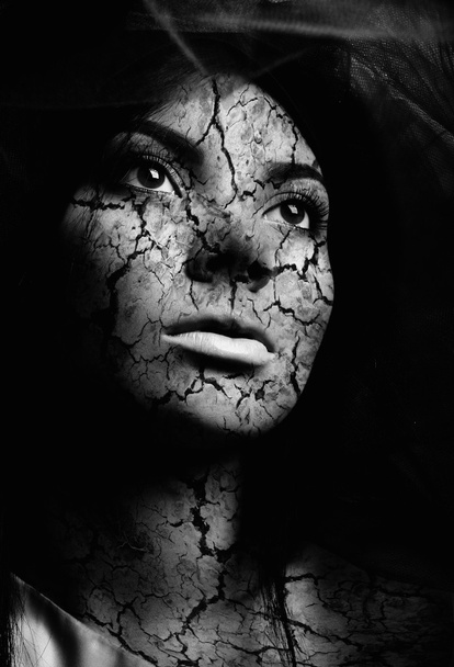 gyönyörű fiatal barna kaukázusi lány - Fotó, kép