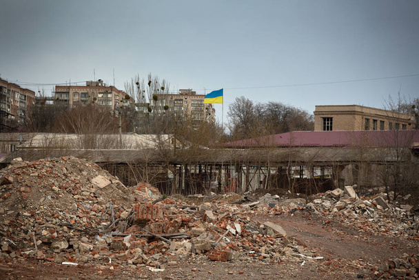 Las ruinas del edificio. Donbass, Ucrania
. - Foto, imagen