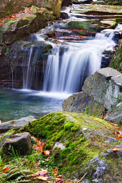 Hermosa cascada en la República Checa - Foto, imagen