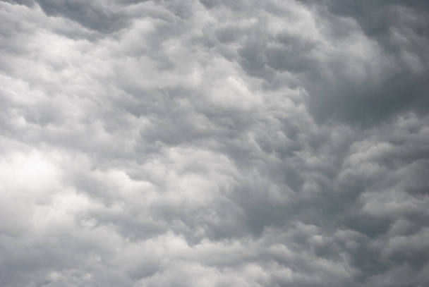Manzaralı gökyüzü bulutlu gri arkaplan - Fotoğraf, Görsel