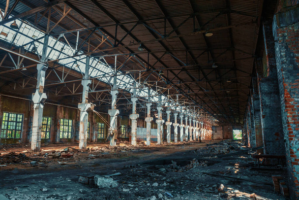 Dirty abandoned ruined industrial building inside - Fotografie, Obrázek